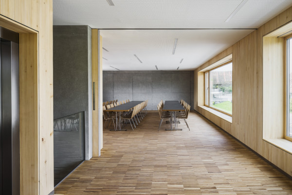 The training center on the upper floor, © Albrecht Imanuel Schnabel, Photographer: Albrecht Imanuel Schnabel