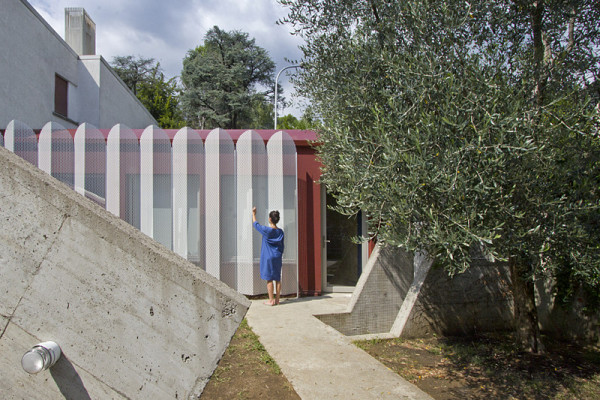 urban cabin exterior, © francesca perani, Photographer: francesca perani