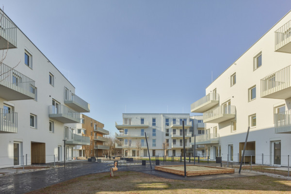 Gundi & Franz - square, © Freimüller Söllinger Architektur, Photographer: Kurt Hoerbst