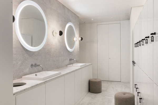 Bathroom / Changing room, © Douglas Mandry, Photographer: Douglas Mandry