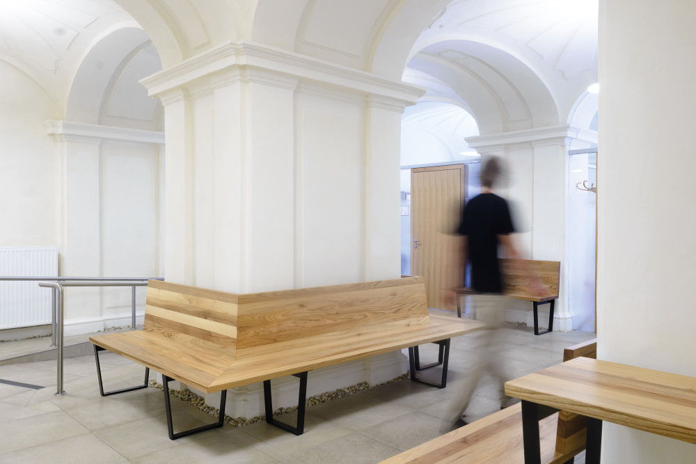 Wartebereich mit Rampe, Picturerights © Gyüre | Picture © Gernot Pichler_Brauchst