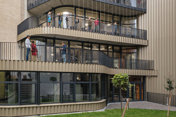 Grüner Innenhof, Picturerights © Hertha Hurnaus