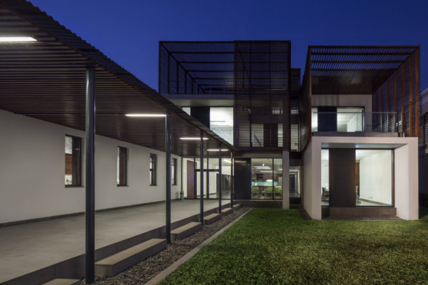 Außenansicht, Picturerights © Lucko Prawito