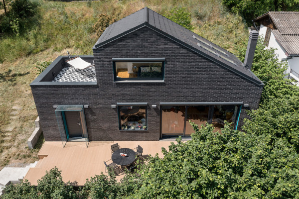 House overlooking the Danube 2, Picturerights © MZ Studio Architecture | Picture © Milos Martinovic House overlooking the Danube 2, Picturerights © MZ Studio Architecture | Picture © Milos Martinovic