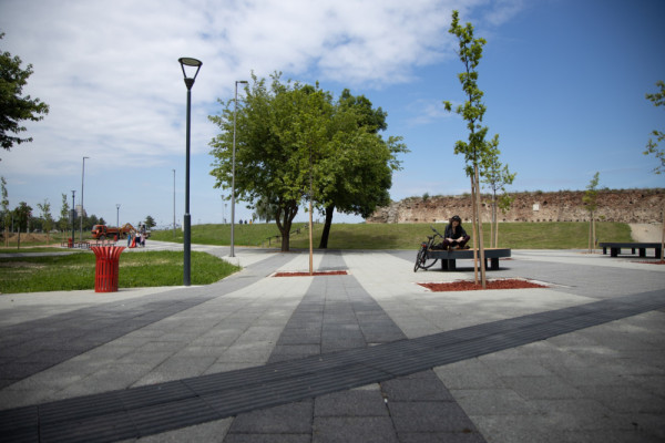 Gathering square at the Fortress, Picturerights © MZ Studio Architecture | Picture © Djordje Djeric Gathering square at the Fortress, Picturerights © MZ Studio Architecture | Picture © Djordje Djeric