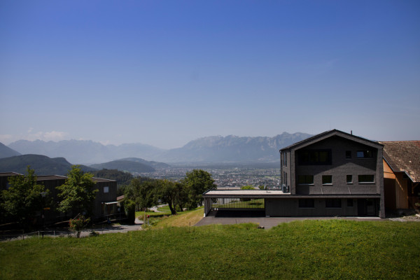 the building integrated into the landscape, Picturerights © Petra Rainer