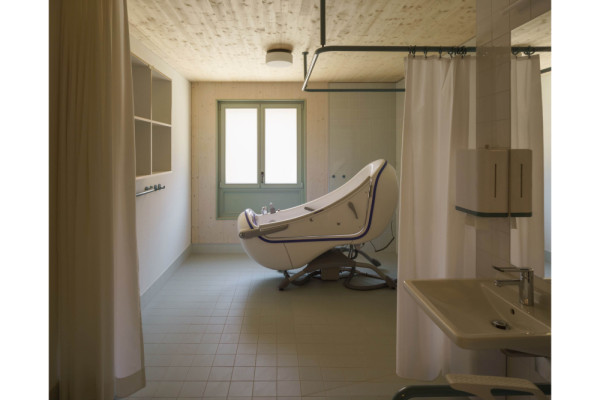 Care bath, Picturerights © Sebastian Schels Care bath, Picturerights © Sebastian Schels