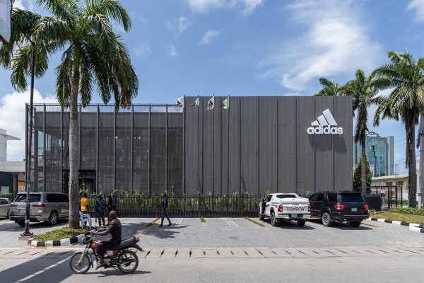 2_ADIDAS FLAGSHIP STORE_EXTERIOR DAY VIEW.jpg, Picturerights © Oshinowo Studio | Picture © Tolulope Sanusi 2_ADIDAS FLAGSHIP STORE_EXTERIOR DAY VIEW.jpg, Picturerights © Oshinowo Studio | Picture © Tolulope Sanusi