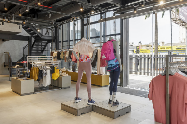 3_ADIDAS FLAGSHIP STORE_INTERIOR SHOPFLOOR (GF).jpg, Picturerights © Oshinowo Studio | Picture © Tolulope Sanusi 3_ADIDAS FLAGSHIP STORE_INTERIOR SHOPFLOOR (GF).jpg, Picturerights © Oshinowo Studio | Picture © Tolulope Sanusi