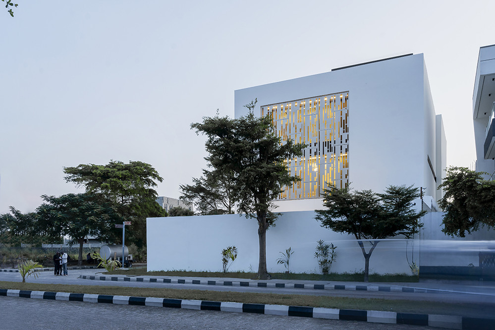1_LANTERN HOUSE_EXTERIOR NIGHT VIEW.jpg, Picturerights © Oshinowo Studio | Picture © Tolulope Sanusi