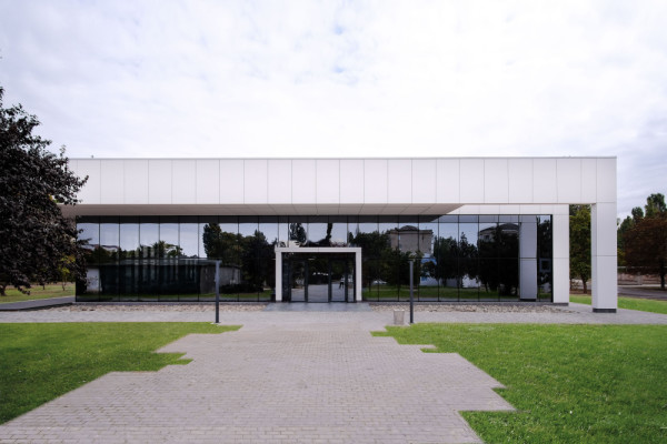 Front facade, Picturerights © Arsen Fedosenko Front facade, Picturerights © Arsen Fedosenko