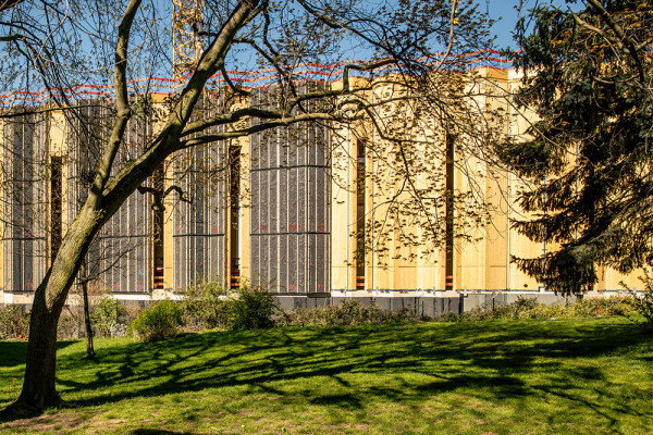 Hall facade outside, Picturerights © Schüßler Plan Ingenieurgesellschaft | Picture © Theodor Barth Hall facade outside, Picturerights © Schüßler Plan Ingenieurgesellschaft | Picture © Theodor Barth