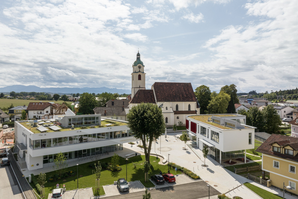 Ortszentrum mit Gemeindeamt und Kommunalbau, Picturerights © Kurt Hoerbst