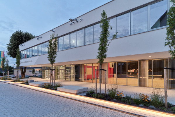 Gemeindezentrum, Picturerights © Kurt Hoerbst Gemeindezentrum, Picturerights © Kurt Hoerbst