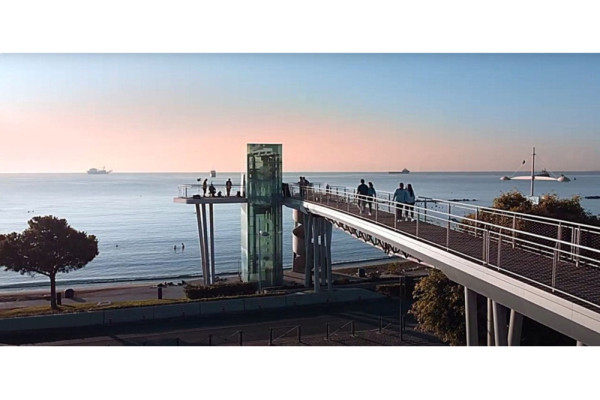 PHOTO 1 Footbridge level facing the sea.jpg, Picturerights © Margarita Danou PHOTO 1 Footbridge level facing the sea.jpg, Picturerights © Margarita Danou
