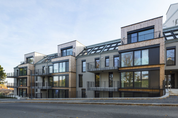 North Street View: Material Transition and Volumetric Splitting, Picturerights © roh Architekten ZT GmbH | Picture © Rupert Steiner North Street View: Material Transition and Volumetric Splitting, Picturerights © roh Architekten ZT GmbH | Picture © Rupert Steiner