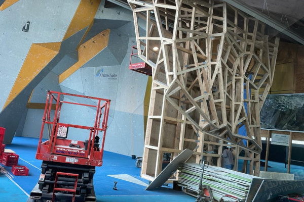 Removal of Existing Climbing Structure, Picturerights © Brolin Baku - All Rights Reserved | Picture © Brolin Baku Removal of Existing Climbing Structure, Picturerights © Brolin Baku - All Rights Reserved | Picture © Brolin Baku