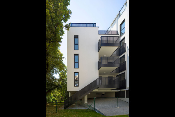 Exterior Courtyard Staircase, Picturerights © roh Architekten ZT GmbH | Picture © Rupert Steiner Exterior Courtyard Staircase, Picturerights © roh Architekten ZT GmbH | Picture © Rupert Steiner