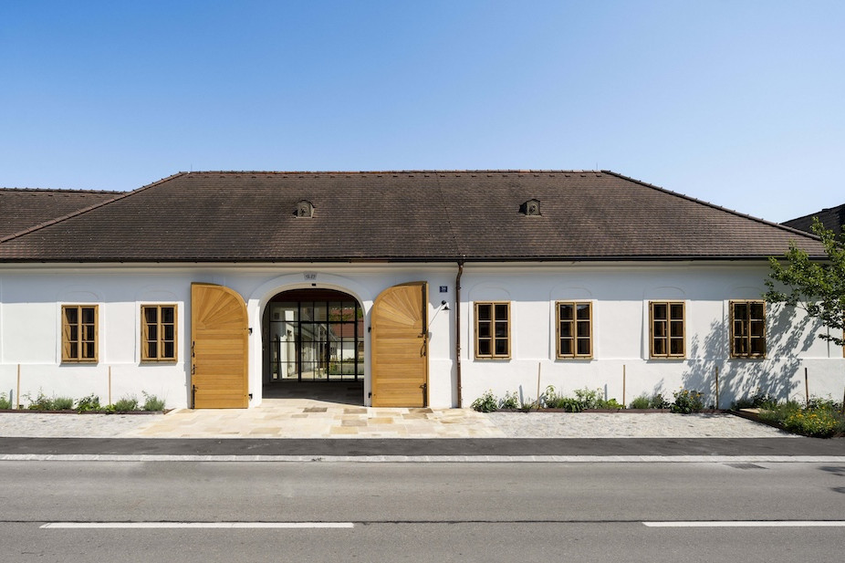 Moosa Architektur_Sanierung und Anbau Weingut Ott_01-Staßenansicht.jpg, Picturerights © Lehmann