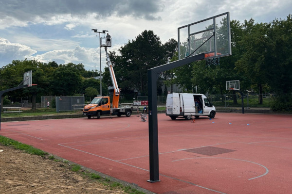 Floodlighting Installation, Picturerights © Brolin Baku - All Rights Reserved | Picture © SKA Bürgerpark Basketball Floodlighting Installation, Picturerights © Brolin Baku - All Rights Reserved | Picture © SKA Bürgerpark Basketball