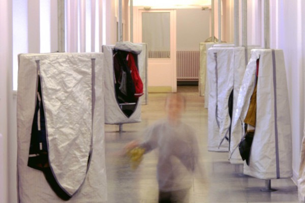 ‘HauchSanftSein‘, Wardrobe units with fire-resistant fabric, 1. floor, Picturerights © Jan Bitter ‘HauchSanftSein‘, Wardrobe units with fire-resistant fabric, 1. floor, Picturerights © Jan Bitter