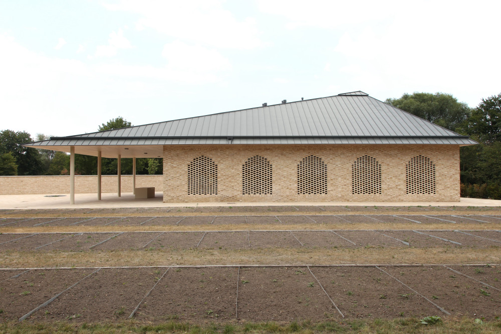 1 Muslimisches_Wasch-und_Gebetshaus_Ansicht aussen.jpeg, Picturerights © Jens Franke